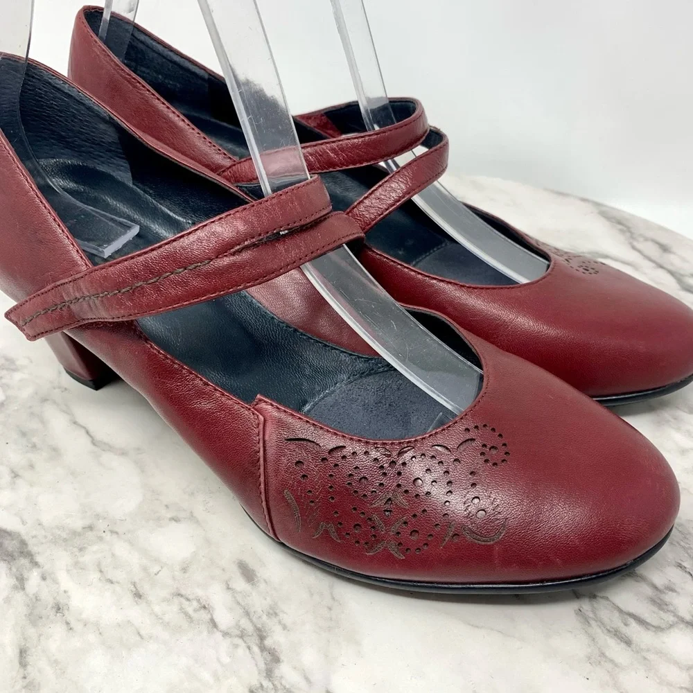 Umberto Raffini Red Leather Comfort Mary Janes 39.5 Retro Whimsigoth Avant Garde